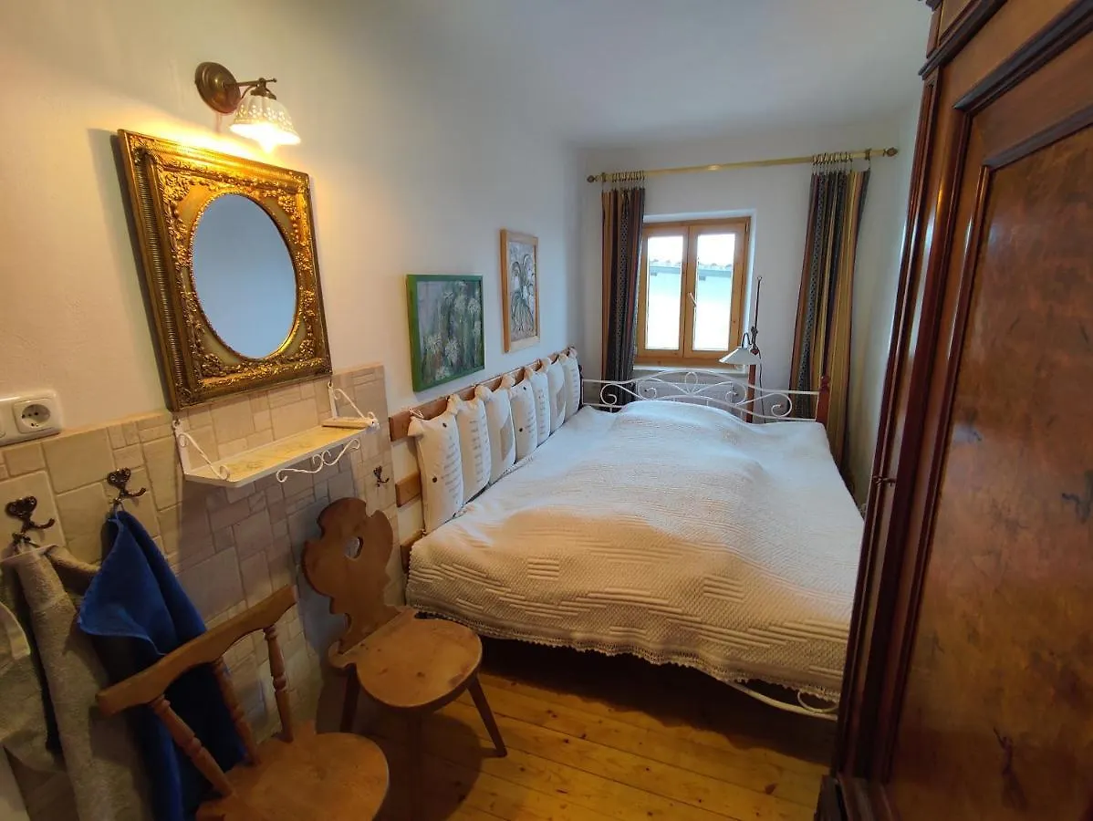Kuenstlerhaus Weissgerberguetl Apartment Marquartstein