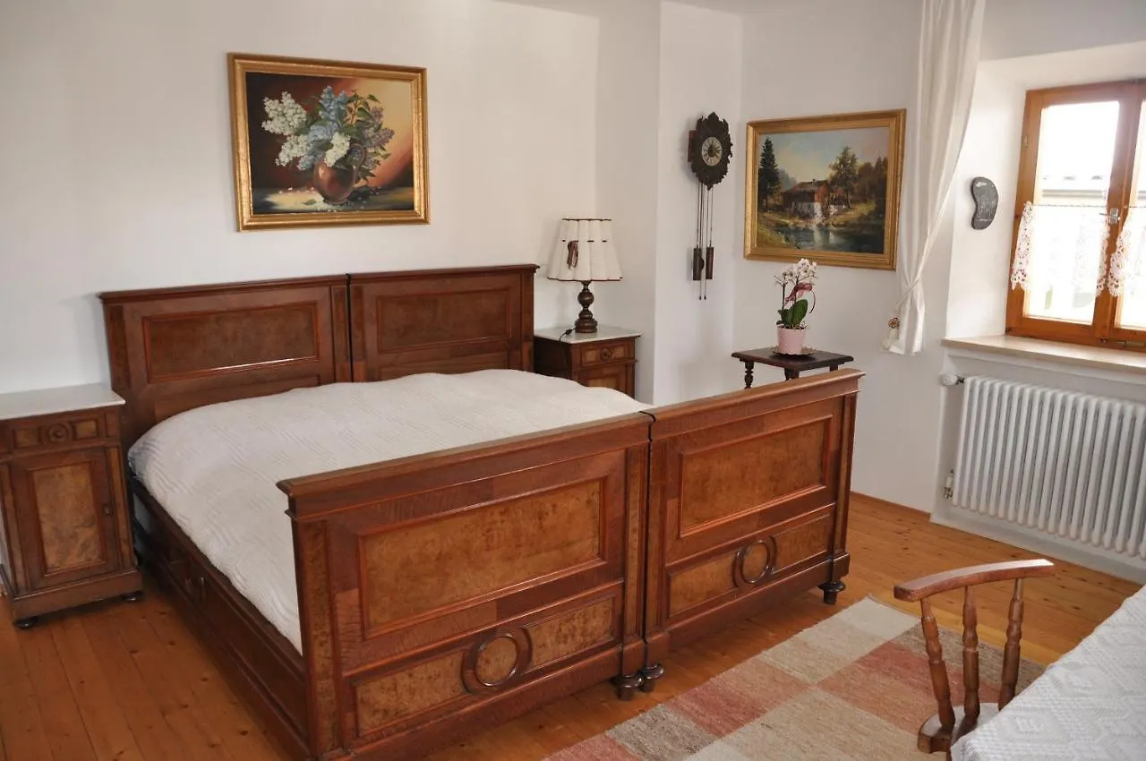 Kuenstlerhaus Weissgerberguetl Apartment Marquartstein