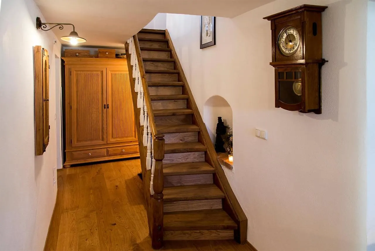 Kuenstlerhaus Weissgerberguetl Apartment Marquartstein