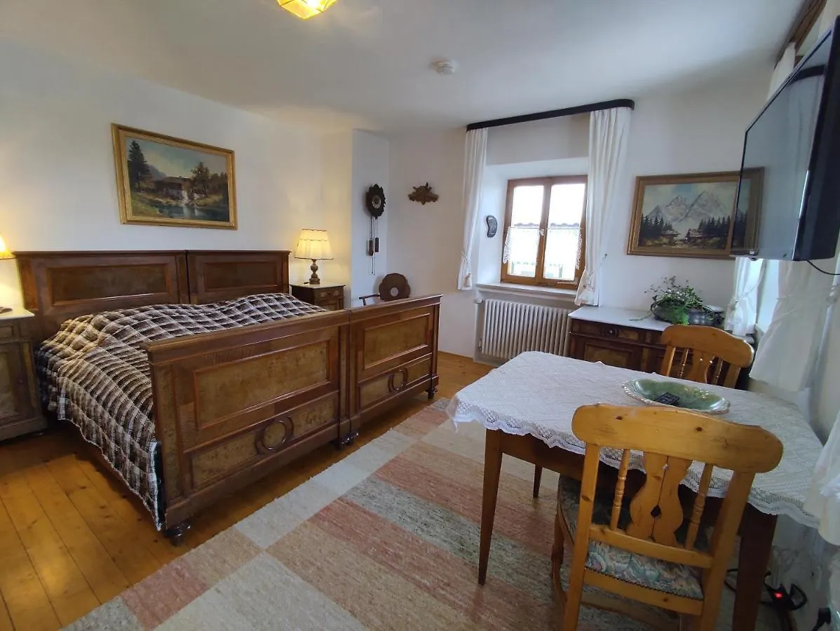 Kuenstlerhaus Weissgerberguetl Apartment Marquartstein